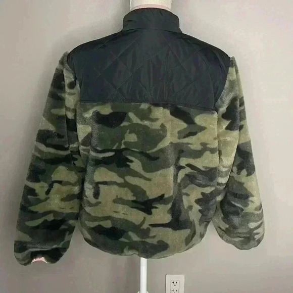 Rails Wesley Front Zip Faux Fur Jacket in Green Camp Black Size Large EUC - Picture 8 of 11